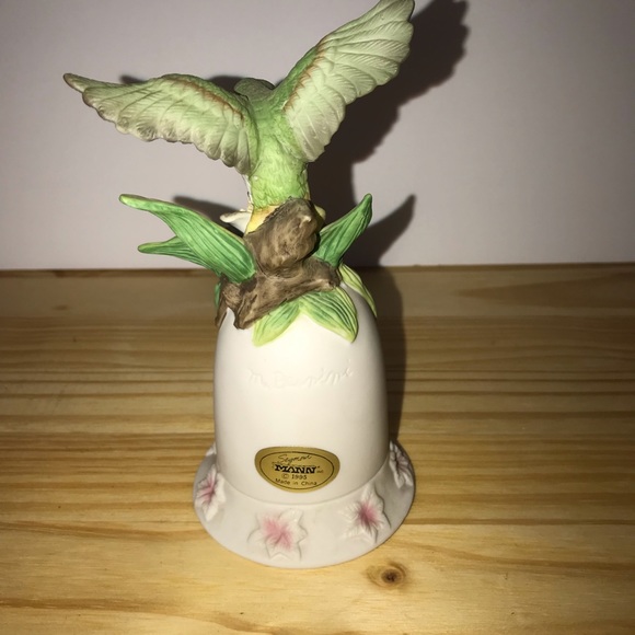 Porcelain humming bird bell - Picture 2 of 7